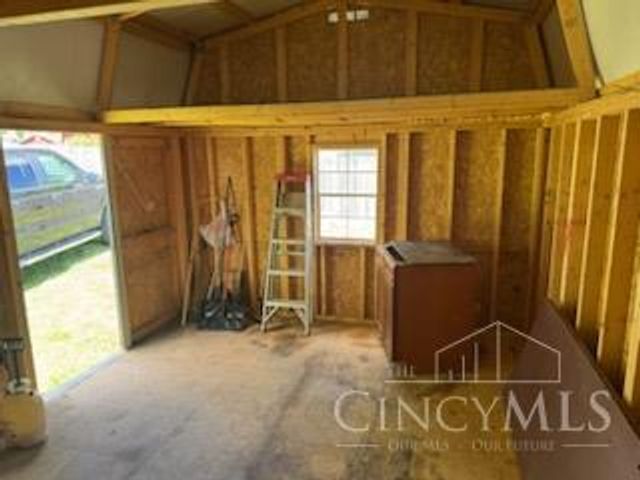 10723 Hiawatha Road, Paint Twp, OH 45133