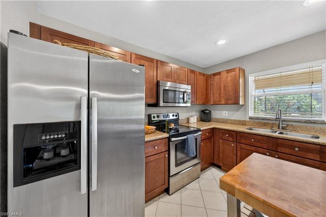 4005 SW 27th AVE, Cape Coral, FL 33914