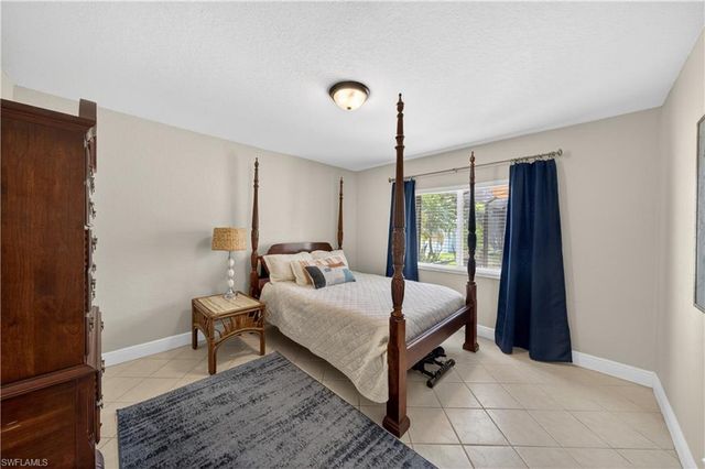 4005 SW 27th AVE, Cape Coral, FL 33914