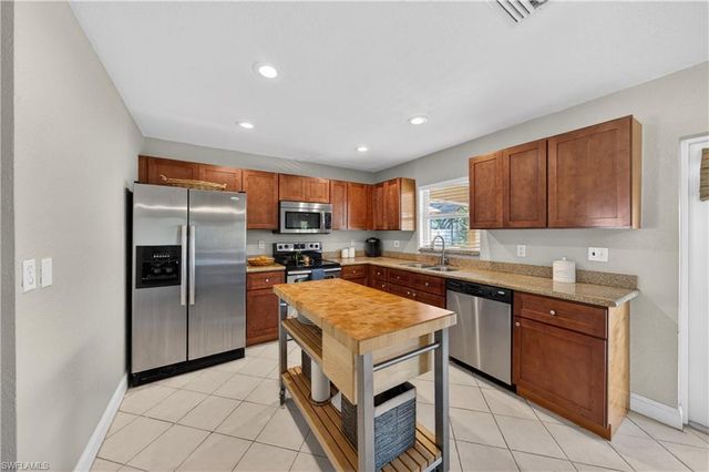 4005 SW 27th AVE, Cape Coral, FL 33914