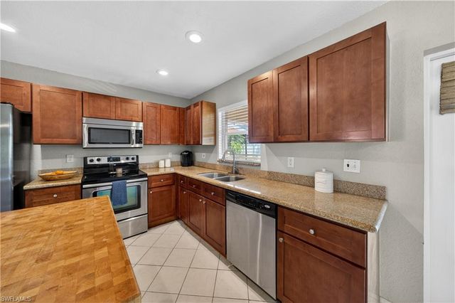 4005 SW 27th AVE, Cape Coral, FL 33914