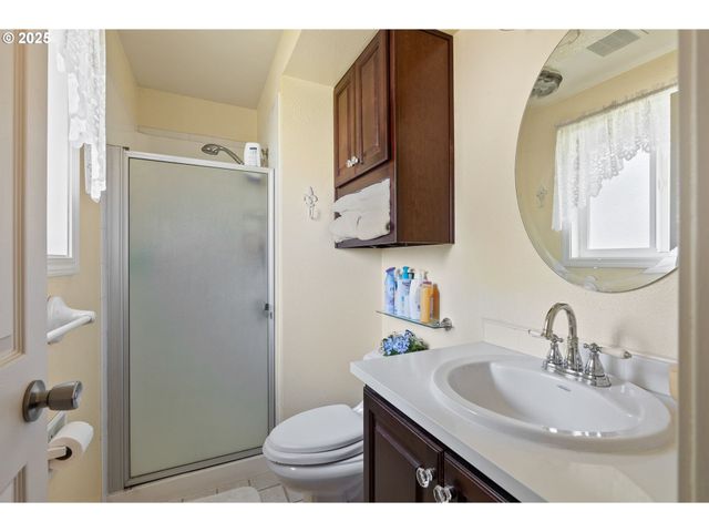 8701 Ne 57TH St, Vancouver, WA 98662
