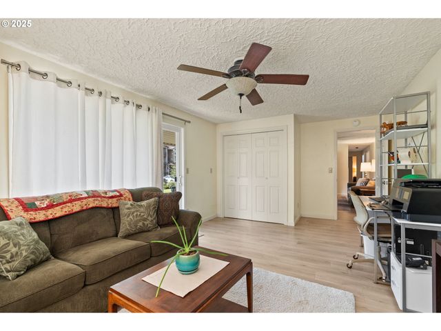 8701 Ne 57TH St, Vancouver, WA 98662