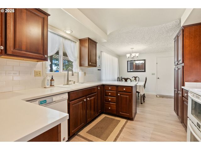 8701 Ne 57TH St, Vancouver, WA 98662