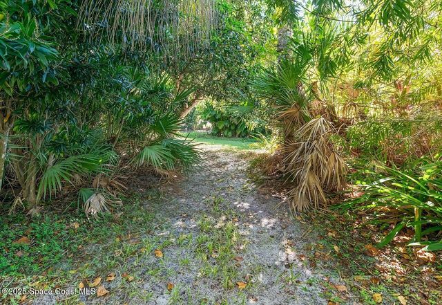 482 Arbor Street, Sebastian, FL 32958