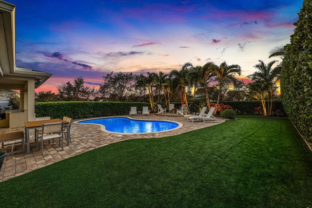 909 Deer Haven Drive, Loxahatchee, FL 33470