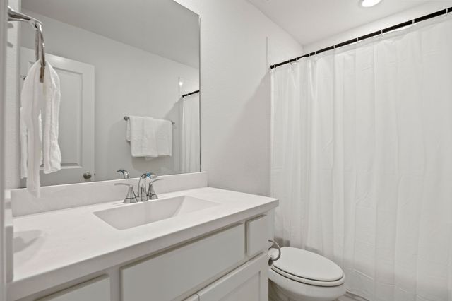 1807 Gateway Lane, Van Alstyne, TX 75495