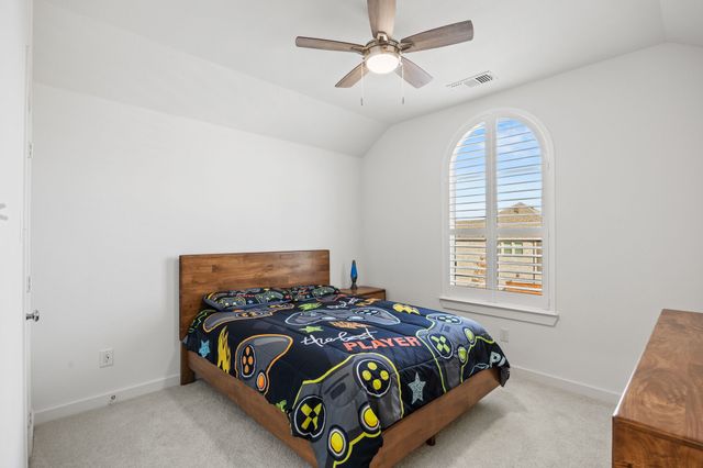 1807 Gateway Lane, Van Alstyne, TX 75495