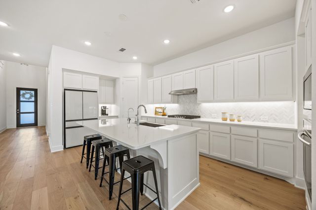 1807 Gateway Lane, Van Alstyne, TX 75495