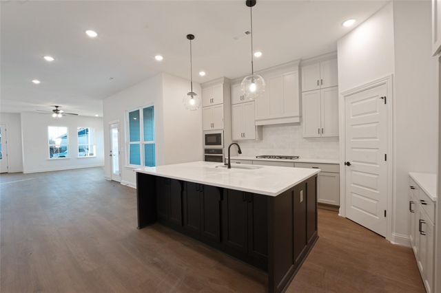 6810 Winterwood Avenue, Springdale, AR 72762