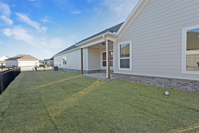 6810 Winterwood Avenue, Springdale, AR 72762