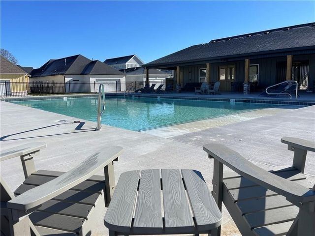 6810 Winterwood Avenue, Springdale, AR 72762