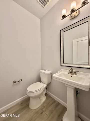 837 MAGNOLIA PARK Street, Santa Teresa, NM 88008