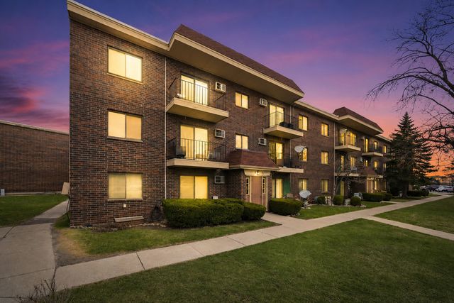 940 N Rohlwing Road 201A, Addison, IL 60101