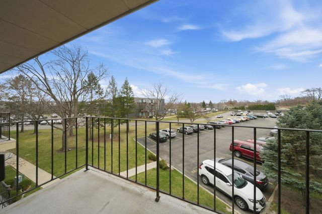 940 N Rohlwing Road 201A, Addison, IL 60101