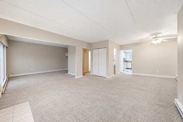 940 N Rohlwing Road 201A, Addison, IL 60101