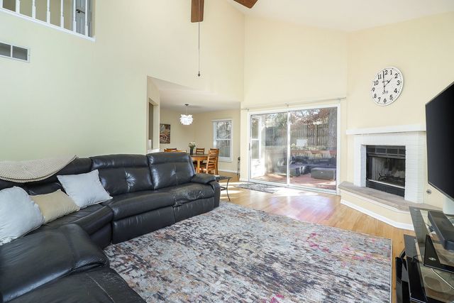 480 Village Green Road, Naperville, IL 60540