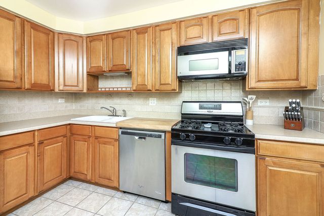 480 Village Green Road, Naperville, IL 60540