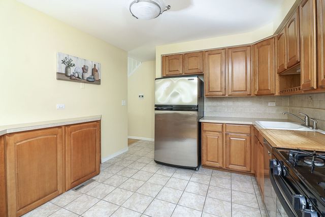 480 Village Green Road, Naperville, IL 60540