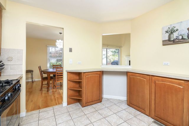 480 Village Green Road, Naperville, IL 60540