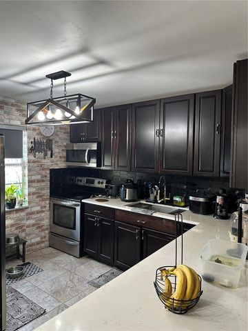 5481 NW 171st Ter 1, Miami Gardens, FL 33055