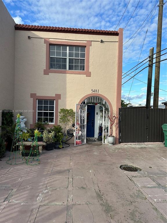 5481 NW 171st Ter 1, Miami Gardens, FL 33055