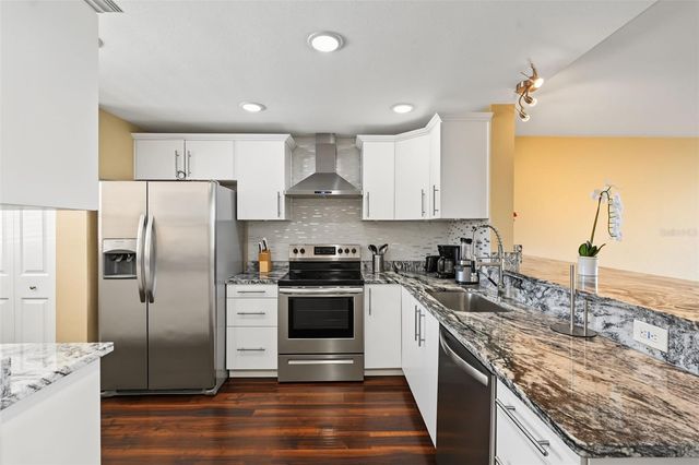 900 COVE CAY DRIVE 2B, Clearwater, FL 33760