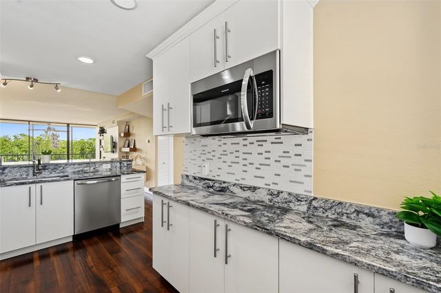 900 COVE CAY DRIVE 2B, Clearwater, FL 33760