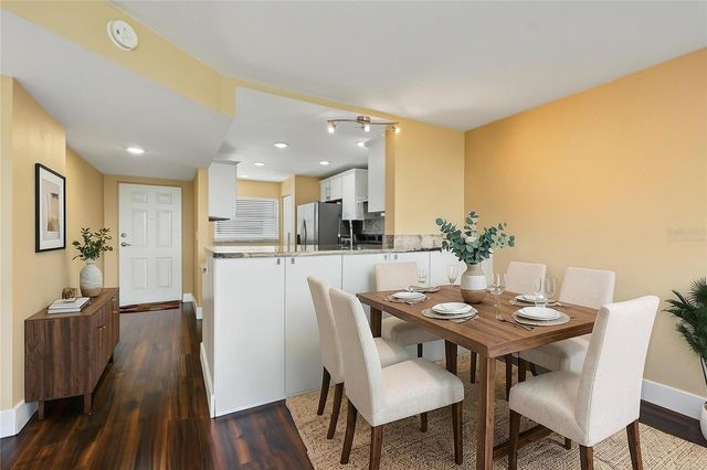 900 COVE CAY DRIVE 2B, Clearwater, FL 33760