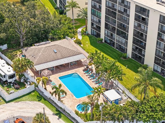 900 COVE CAY DRIVE 2B, Clearwater, FL 33760