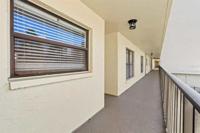 900 COVE CAY DRIVE 2B, Clearwater, FL 33760