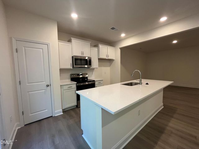 1282 Hammond Drive, Mebane, NC 27302