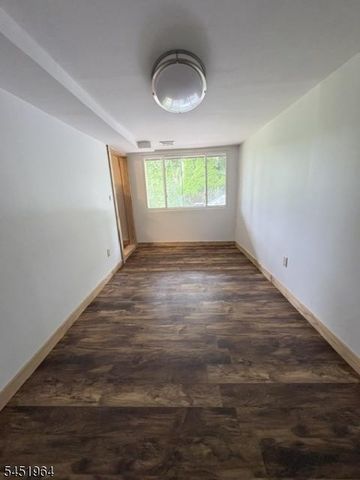 22 Hoffmans Crossing Rd, Lebanon Twp., NJ 07830