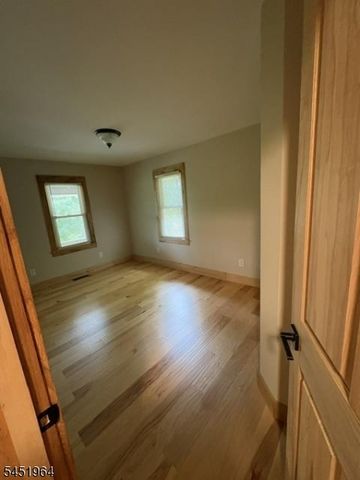 22 Hoffmans Crossing Rd, Lebanon Twp., NJ 07830