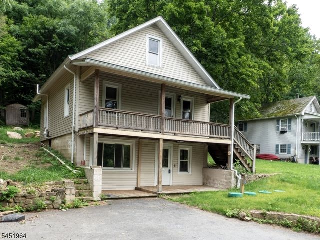 22 Hoffmans Crossing Rd, Lebanon Twp., NJ 07830