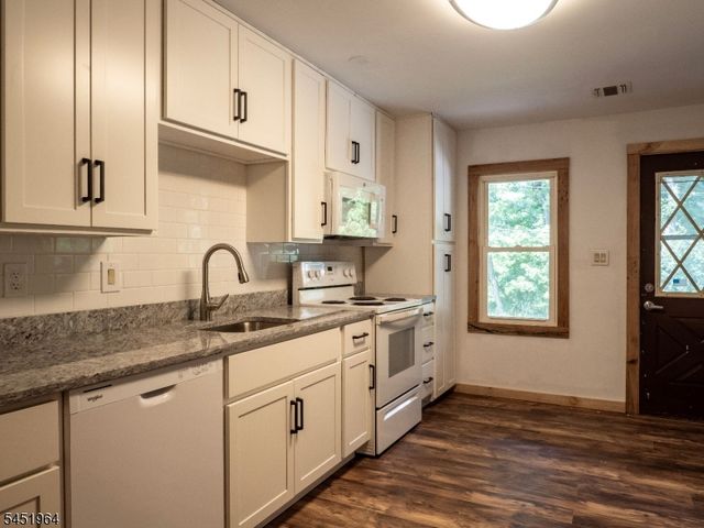 22 Hoffmans Crossing Rd, Lebanon Twp., NJ 07830