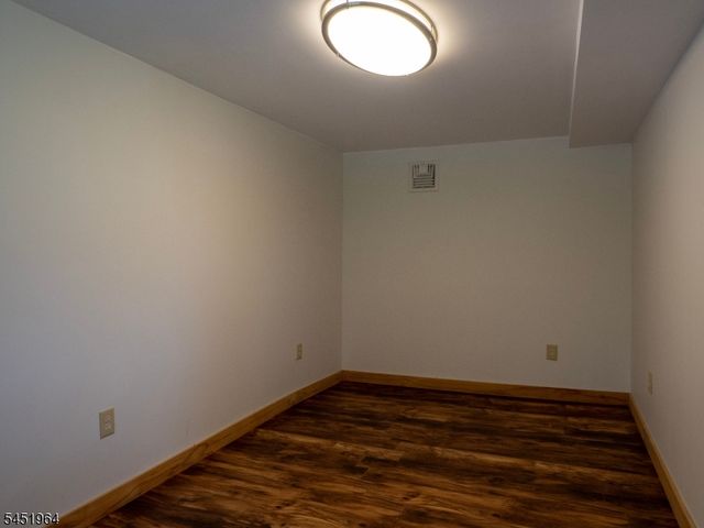22 Hoffmans Crossing Rd, Lebanon Twp., NJ 07830