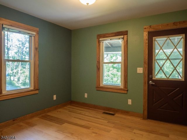 22 Hoffmans Crossing Rd, Lebanon Twp., NJ 07830