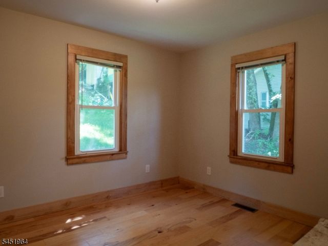 22 Hoffmans Crossing Rd, Lebanon Twp., NJ 07830