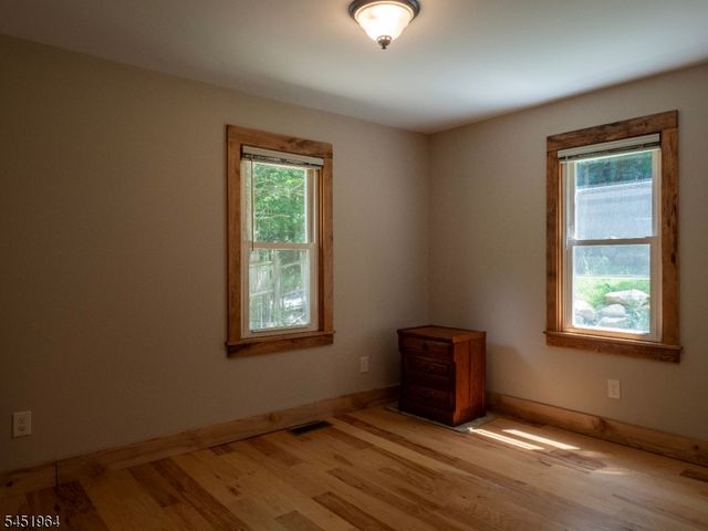 22 Hoffmans Crossing Rd, Lebanon Twp., NJ 07830