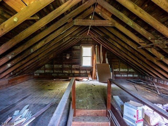22 Hoffmans Crossing Rd, Lebanon Twp., NJ 07830