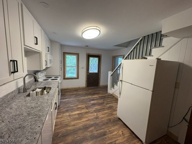 22 Hoffmans Crossing Rd, Lebanon Twp., NJ 07830