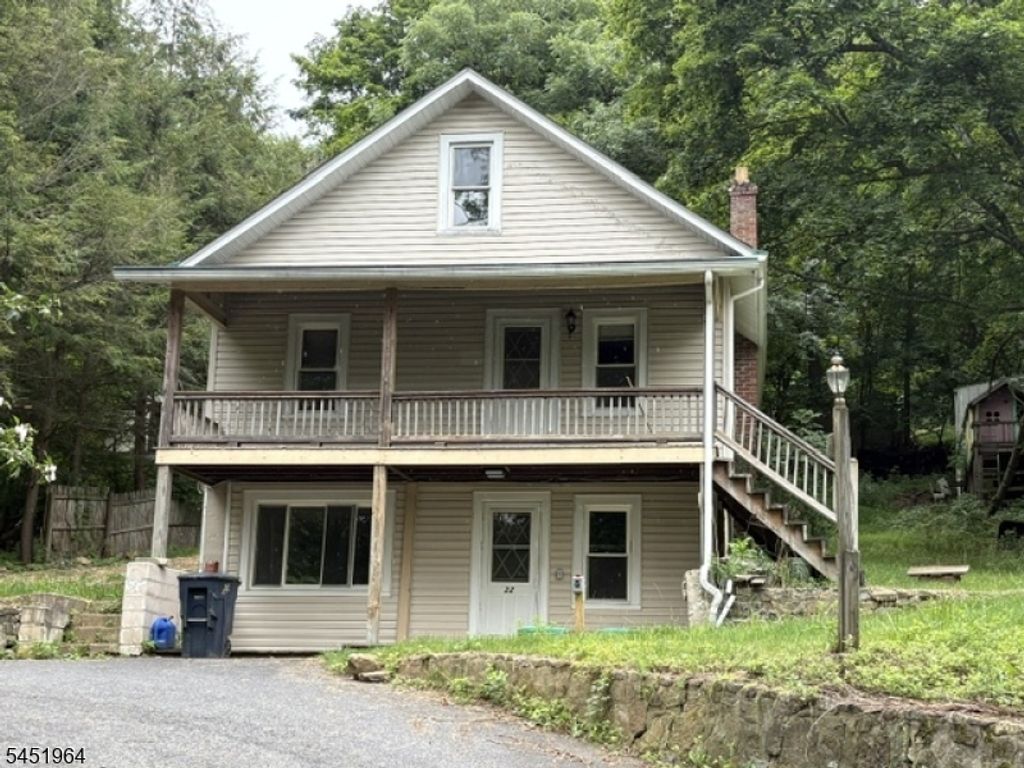 22 Hoffmans Crossing Rd, Lebanon Twp., NJ 07830