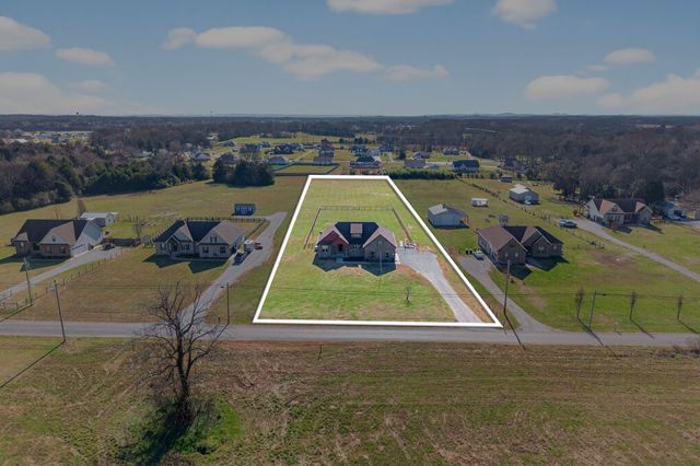 1347 Neil Rd, Chapel Hill, TN 37034