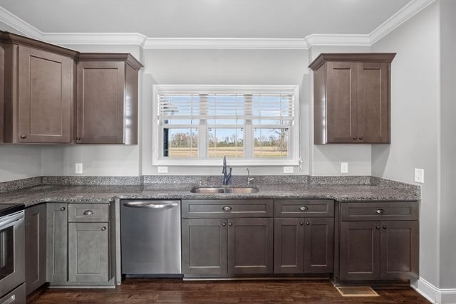 1347 Neil Rd, Chapel Hill, TN 37034