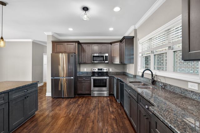 1347 Neil Rd, Chapel Hill, TN 37034