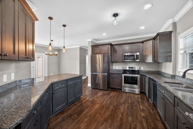 1347 Neil Rd, Chapel Hill, TN 37034