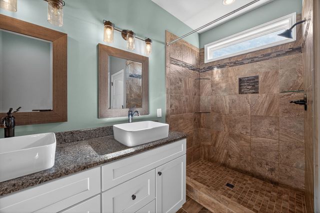 1347 Neil Rd, Chapel Hill, TN 37034