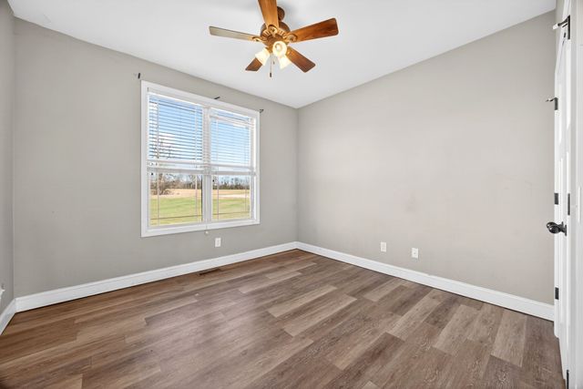 1347 Neil Rd, Chapel Hill, TN 37034