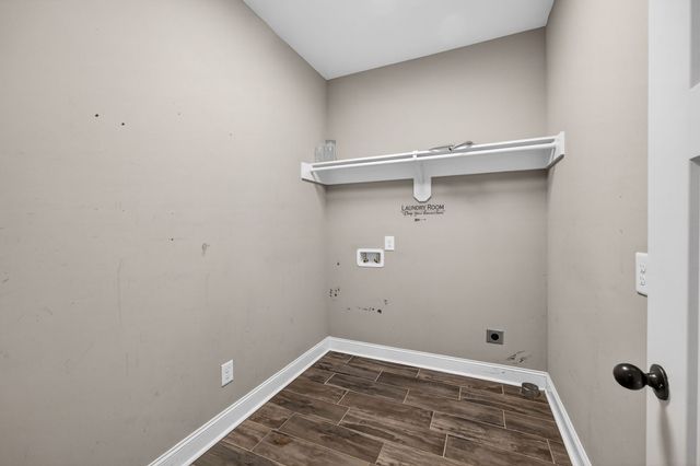 1347 Neil Rd, Chapel Hill, TN 37034